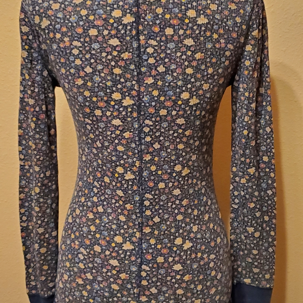 Floral Top - Picture 2 of 5